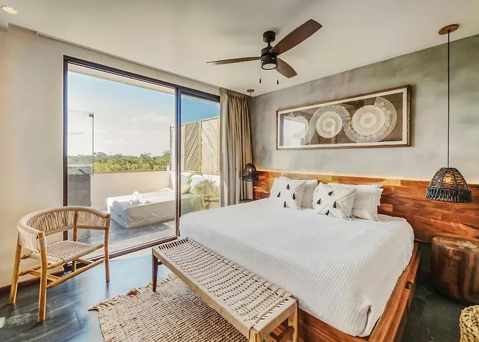 Divine 1br Ph With Private Pool And Spectacular Pools