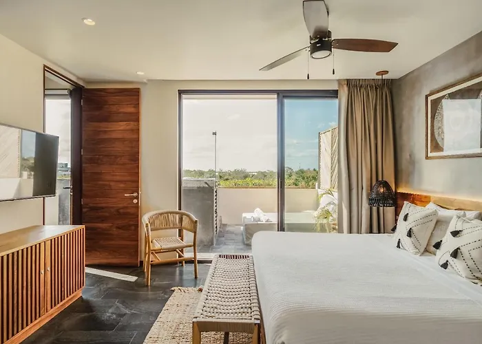 Divine 1br Ph With Private Pool And Spectacular Pools