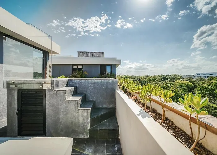 Divine 1br Ph With Private Pool And Spectacular Pools *