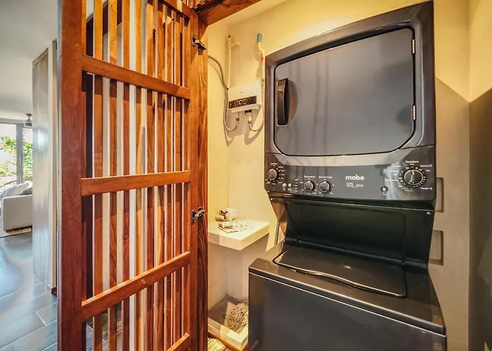 Divine 1br Ph With Private Pool And Spectacular Pools