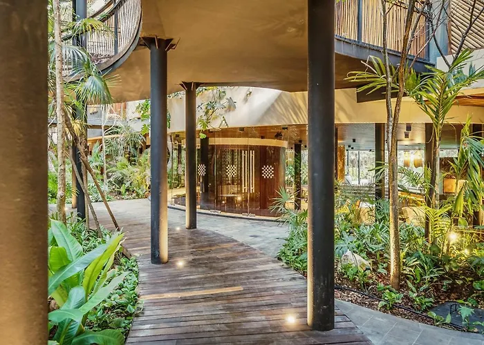 Divine 1br Ph With Private Pool And Spectacular Pools